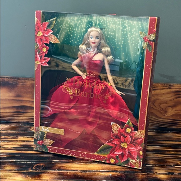 Barbie Signature 2022 Holiday Doll - Picture 2 of 6